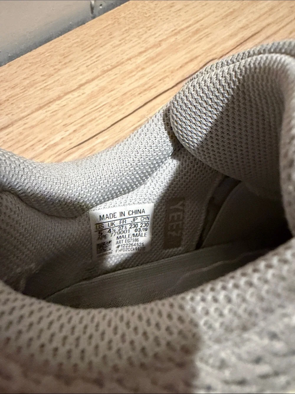 adidas Yeezy Boost 700